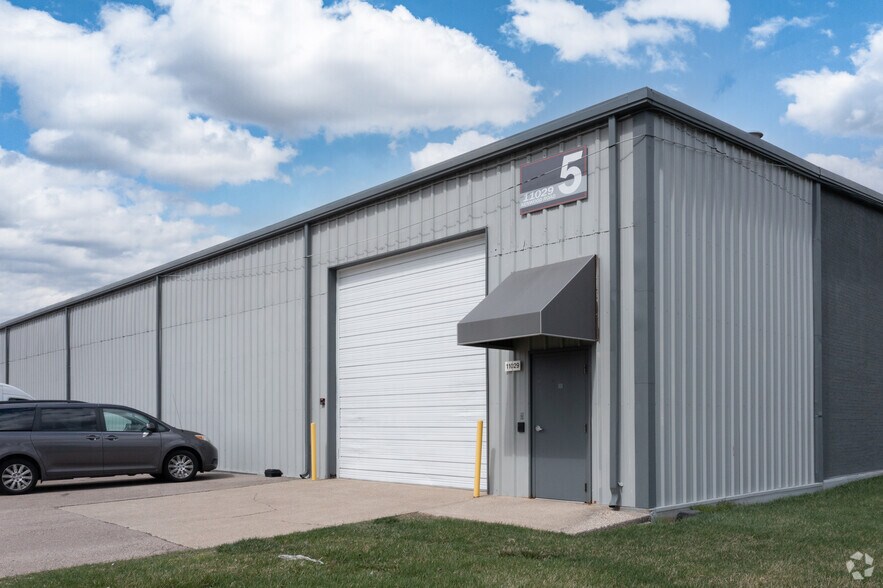 More Photos Of 11029 Kenwood Rd, Blue Ash Distribution For Lease