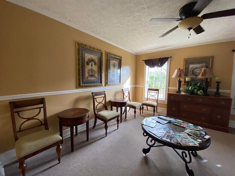 More Photos Of 102 1st St, Cochran Office For Sale