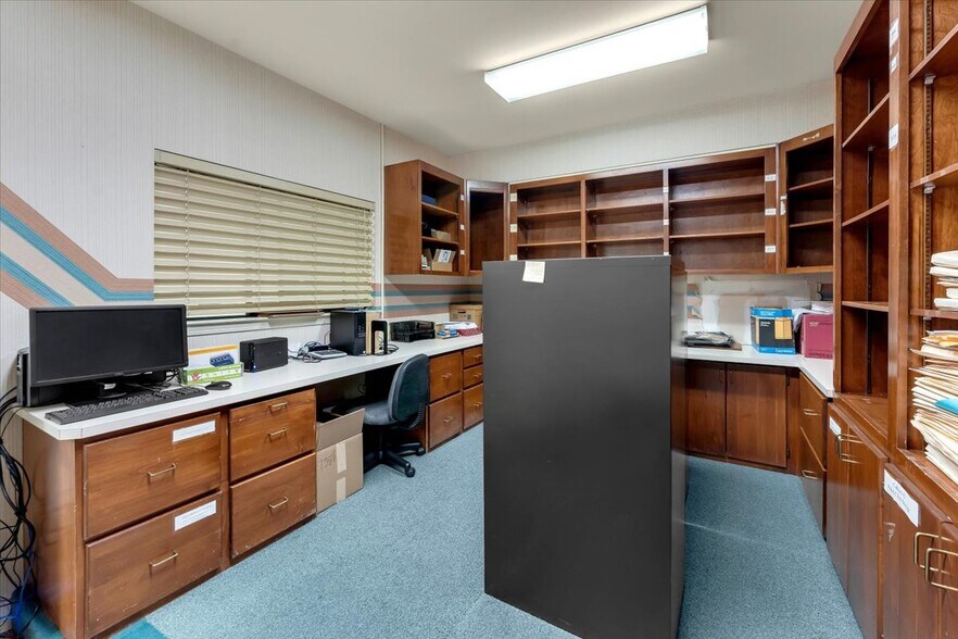 More Photos Of 1551 Hartnell Ave, Redding Office For Lease