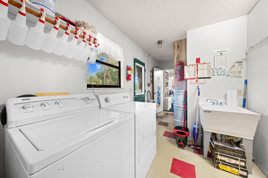 More Photos Of 102 S Highland St, Bushnell Daycare Center For Sale