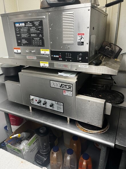 More Photos Of 717 Bellwood Ave, Bellwood Bar For Sale