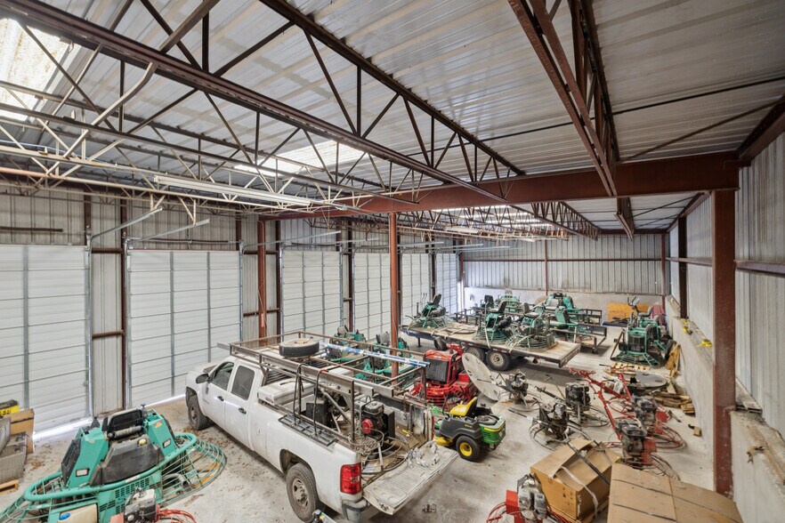 More Photos Of 24114 Blanco Rd, San Antonio Light Distribution For Sale