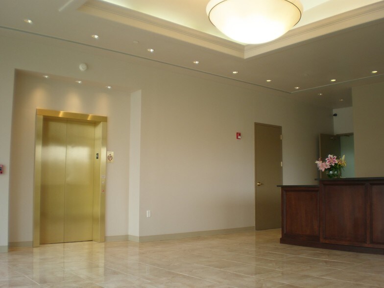 More Photos Of 500 West St, Spindale Office For Lease