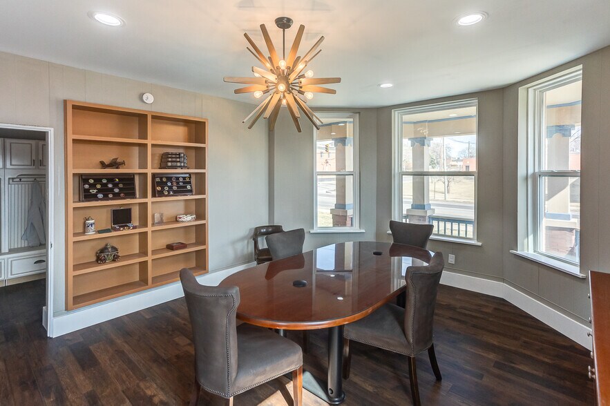 More Photos Of 205 S Illinois St, Belleville Office Residential For Sale