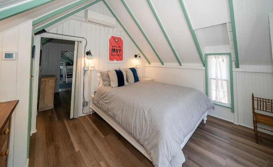 More Photos Of 9 Brunswick Ave, Vineyard Haven Specialty For Sale