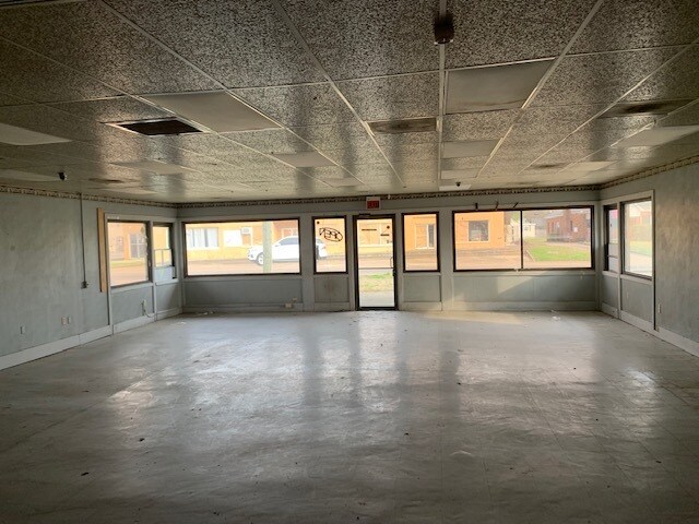 More Photos Of 1900 Main St, Columbus Office For Sale