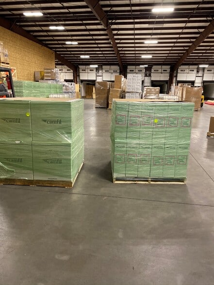 More Photos Of 219 Commercial Hill Dr, Hendersonville Warehouse For Lease