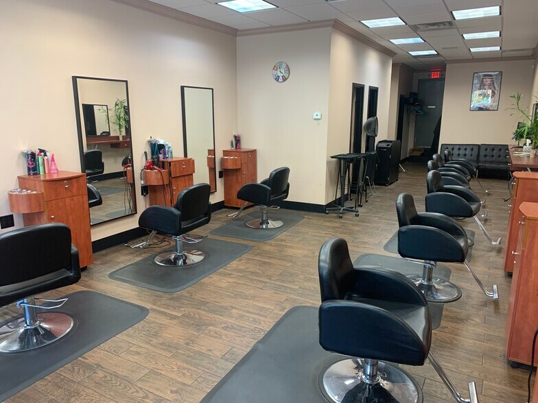 More Photos Of 911-915 N Broadway, White Plains Unknown For Lease