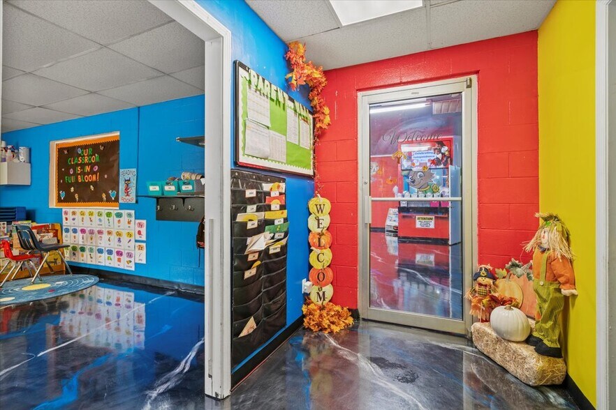 More Photos Of 1718 S Beltline Blvd, Columbia Daycare Center For Sale