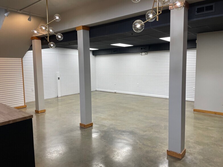 More Photos Of 4114 S Lone Pine Ave, Springfield Office Residential For Sale