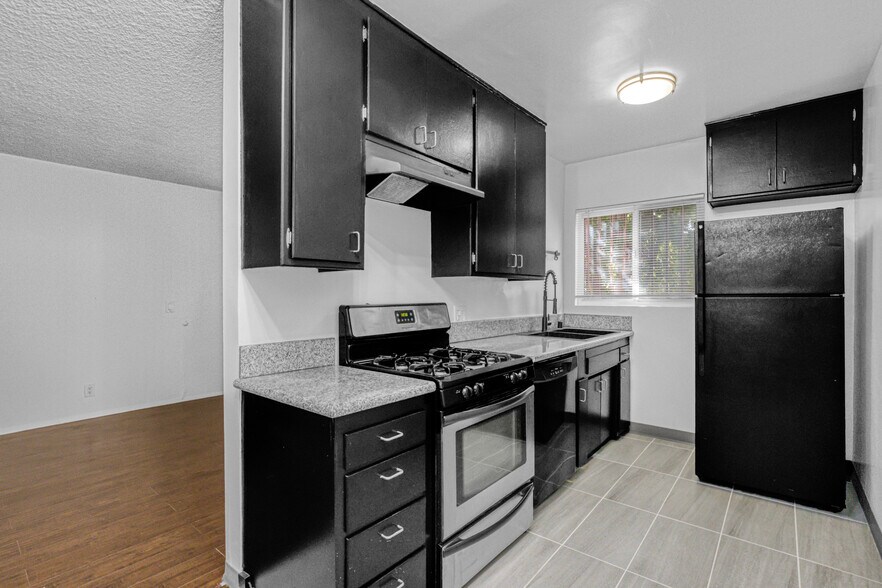More Photos Of 12256 Riverside Dr, Valley Village Apartments For Sale