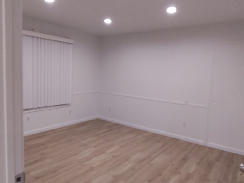 More Photos Of 18245 US Highway 18, Apple Valley Office For Lease