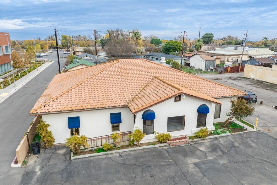 More Photos Of 927 O St, Firebaugh Healthcare For Sale