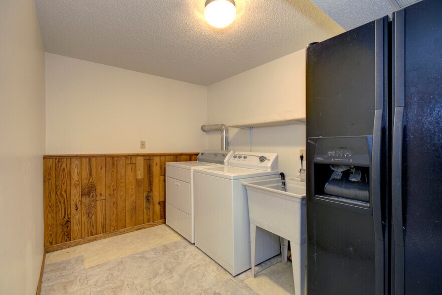 More Photos Of 2854 Hwy 65, Mora Self Storage For Sale