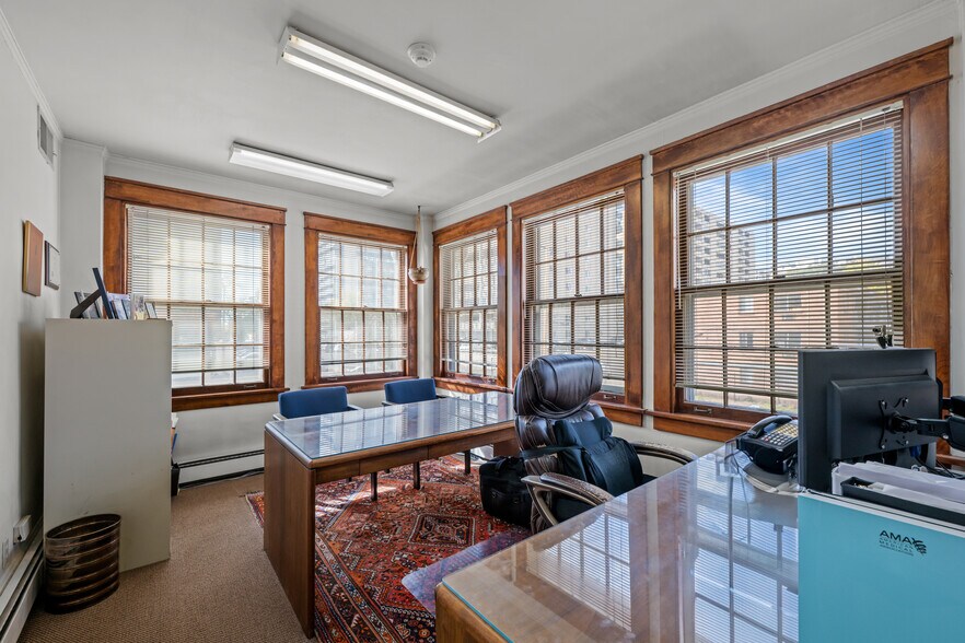 More Photos Of 851 Clarkson St, Denver Office For Sale