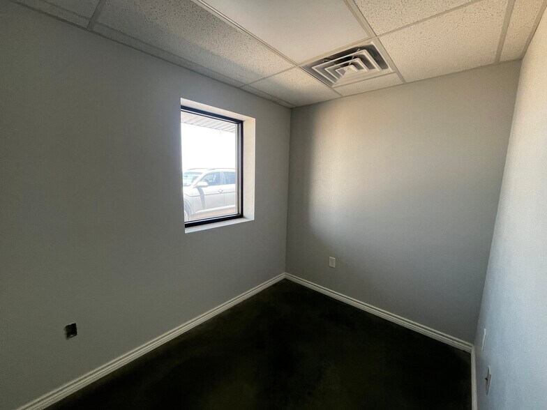 More Photos Of 4612 County Road 128, Midland Industrial For Lease