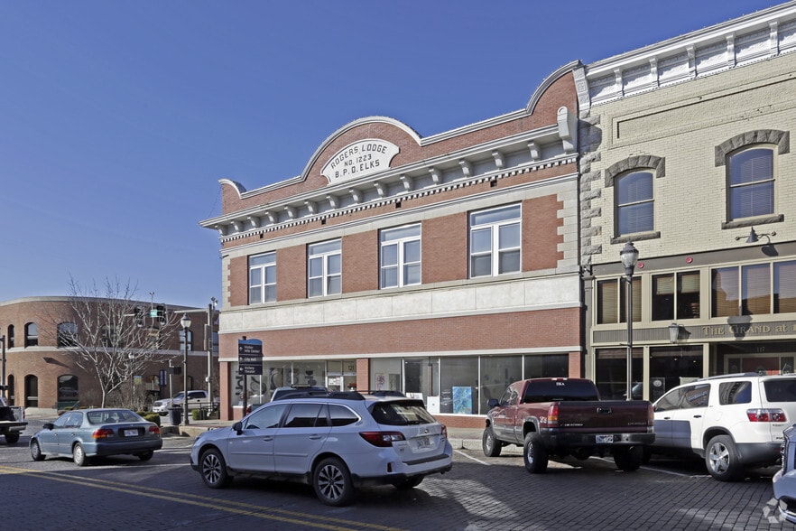 More Photos Of 121 W Walnut St, Rogers Storefront Retail Office For Sale