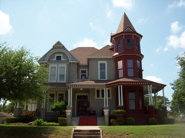 Primary Photo Of 1105 Palo Pinto St, Weatherford Hospitality For Sale