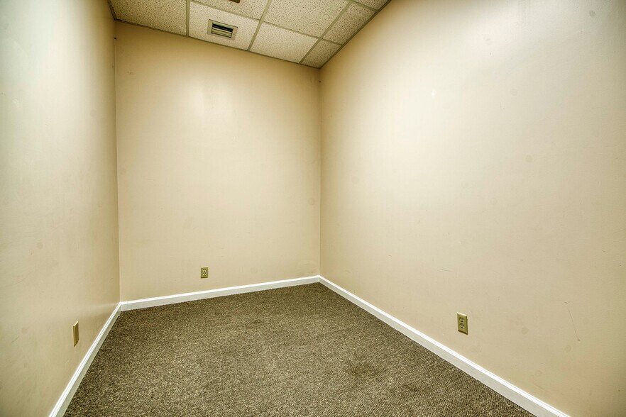 More Photos Of 11211 Prosperity Farms Rd, Palm Beach Gardens Medical For Sale