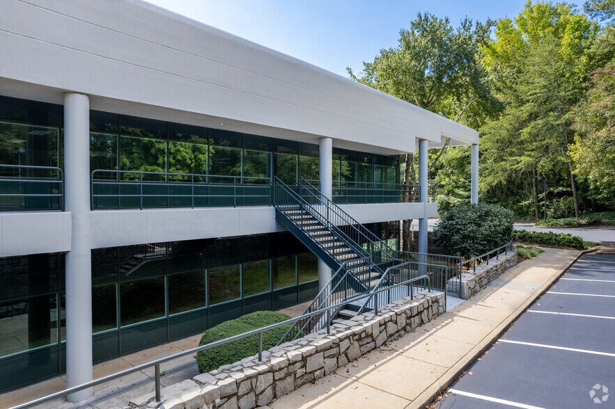 More Photos Of 680 Engineering Dr, Peachtree Corners Research And Development For Lease