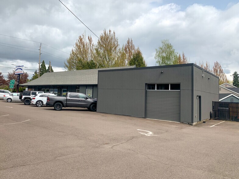 More Photos Of 12700 SW Pacific Hwy, Tigard Light Distribution For Sale