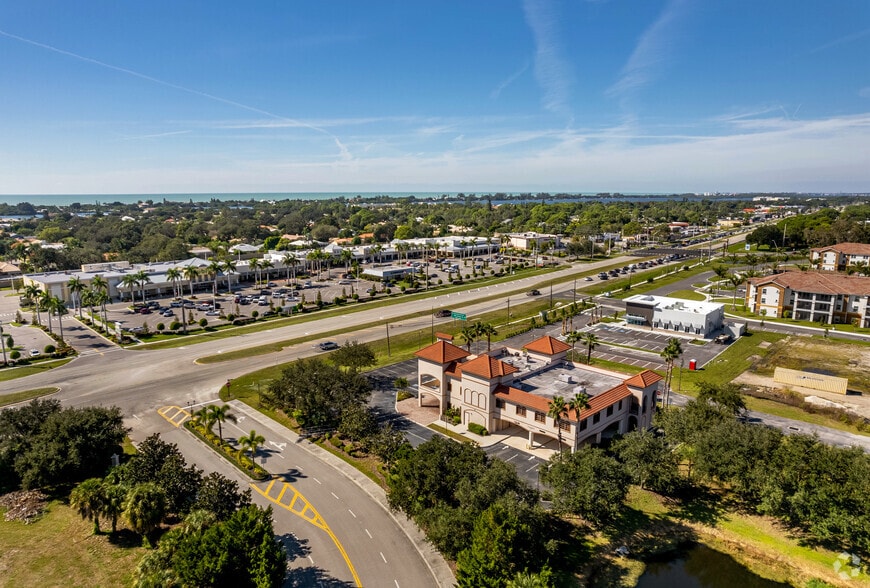 More Photos Of 1307 Tamiami Trl, Osprey Medical For Lease