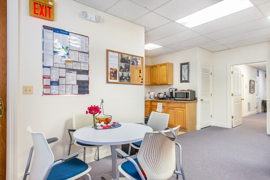 More Photos Of 372 Route 22 West, White House Station Office For Lease