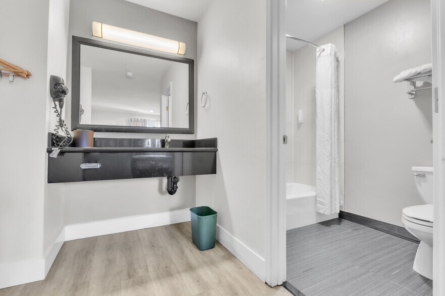 More Photos Of 3999 Alhambra Ave, Martinez Hotel For Sale