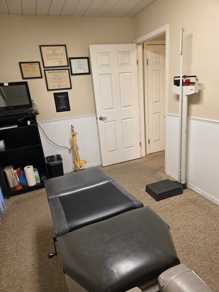 More Photos Of 37234 N Cave Creek Rd, Cave Creek Office For Sale