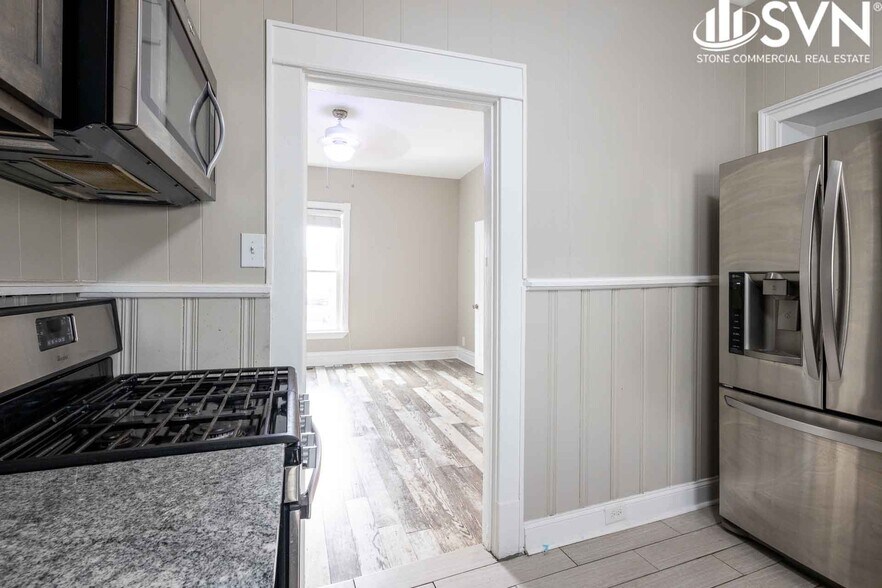 More Photos Of 240 E Third St, Lexington Office For Sale