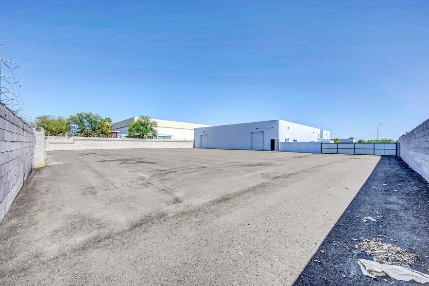 More Photos Of 42 W Boxelder Pl, Chandler Showroom For Lease