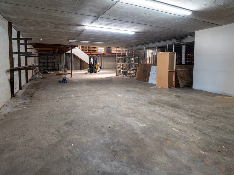 More Photos Of 7801-7821 W 25th Ct, Hialeah Warehouse For Lease