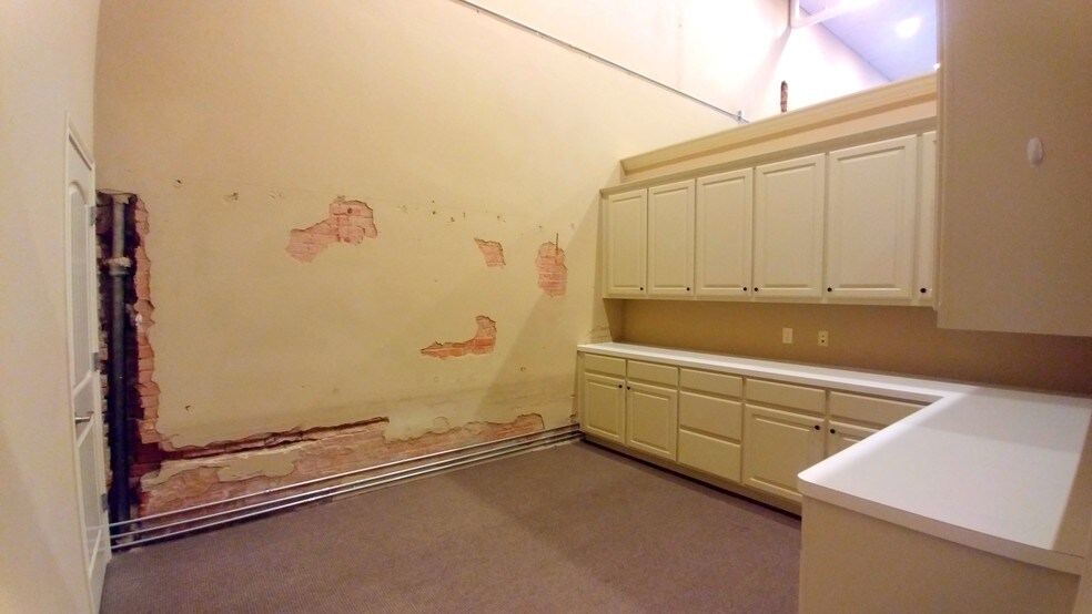 More Photos Of 208 N Bryan Ave, Bryan Office Residential For Lease