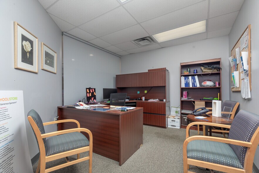 More Photos Of 295 N Lindbergh Blvd, Saint Louis Freestanding For Sale