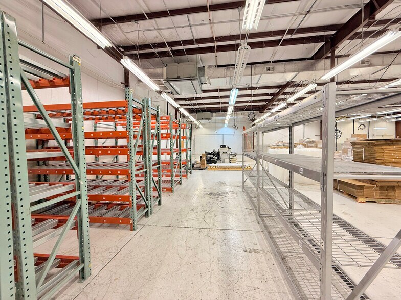 More Photos Of 2529 Commerce Pky, North Port Warehouse For Lease