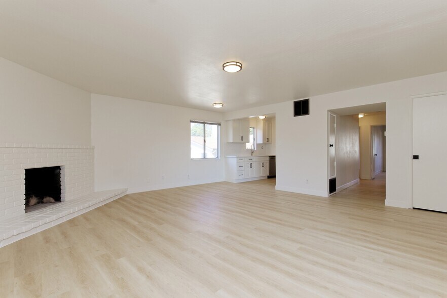More Photos Of 407 Vernon St, Oakland Apartments For Sale