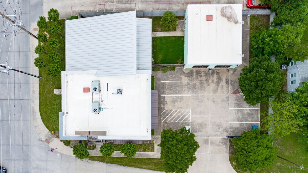 More Photos Of 1515 E Belt Line Rd, Carrollton Office Residential For Sale