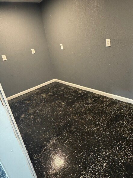 More Photos Of 2126 Blanding Blvd, Jacksonville Storefront For Lease