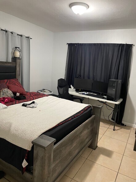 More Photos Of 2200 SW 42nd Ave, Fort Lauderdale Multifamily For Sale