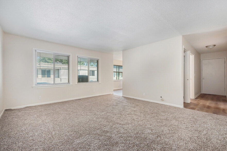 More Photos Of 8831-8837 Glenwood Ct, Overland Park Apartments For Sale