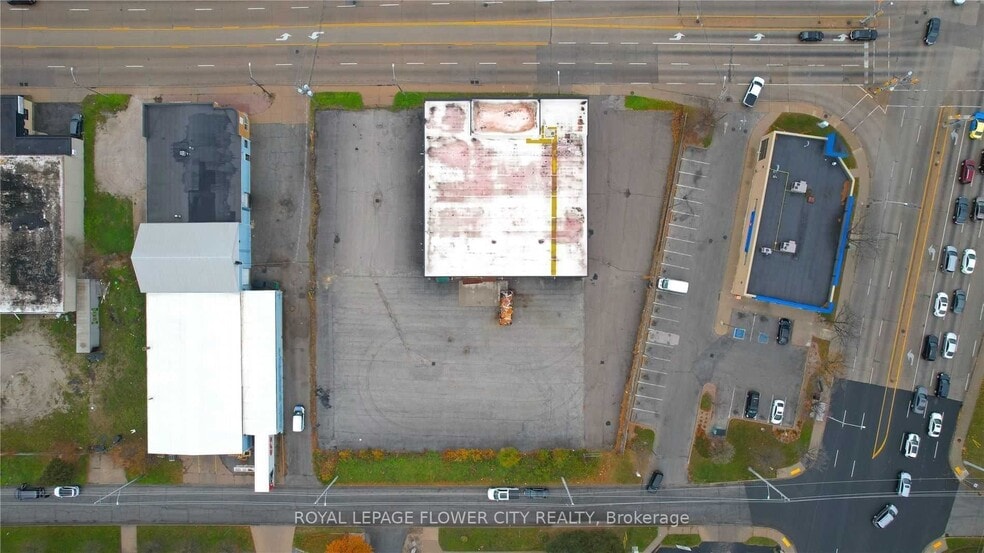 More Photos Of 1877 Walker Rd, Windsor Manufacturing For Lease