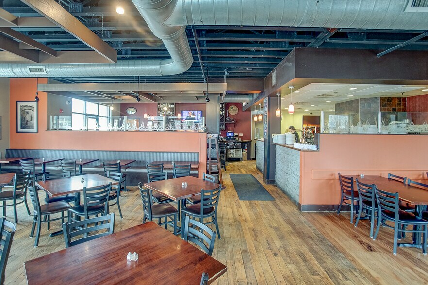 More Photos Of 921 S Arbor Vitae, Edwardsville Freestanding For Sale