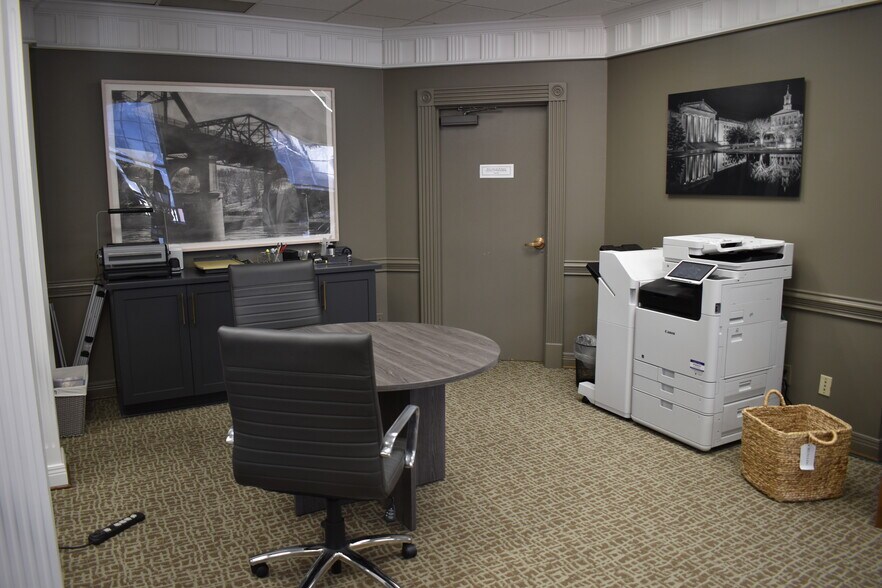 More Photos Of 2021 Richard Jones Rd, Nashville Office For Lease