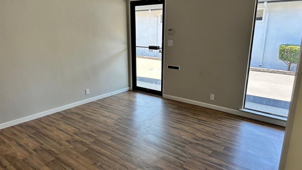 More Photos Of 421 E Center St, Manteca Medical For Lease