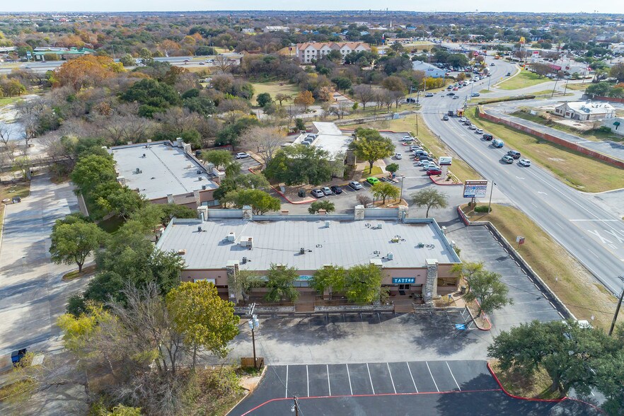 More Photos Of 900 Round Rock Ave, Round Rock Medical For Lease