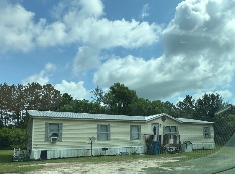 More Photos Of 1940 Danielle Dr, Waycross Apartments For Sale