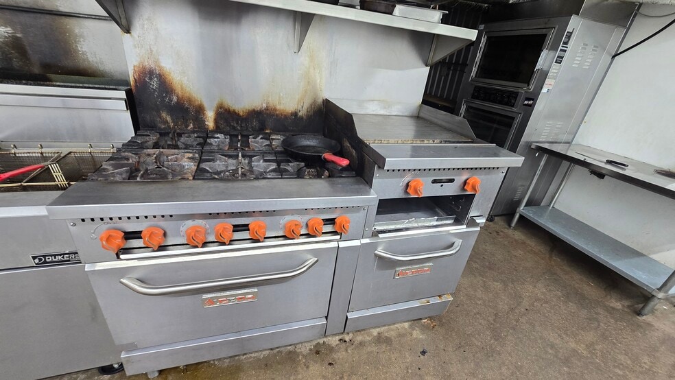 More Photos Of 4021 Acton Hwy, Granbury General Retail For Lease