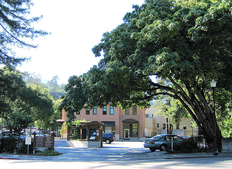 More Photos Of 53 Throckmorton Ave, Mill Valley General Retail For Lease
