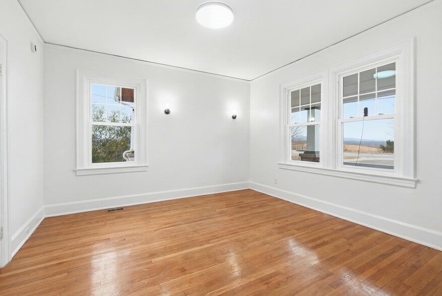 More Photos Of 15115 Forest Road, Forest Office For Lease