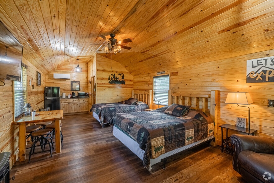 More Photos Of 444 Charlie Roberts Rd, Pelham Hospitality For Sale